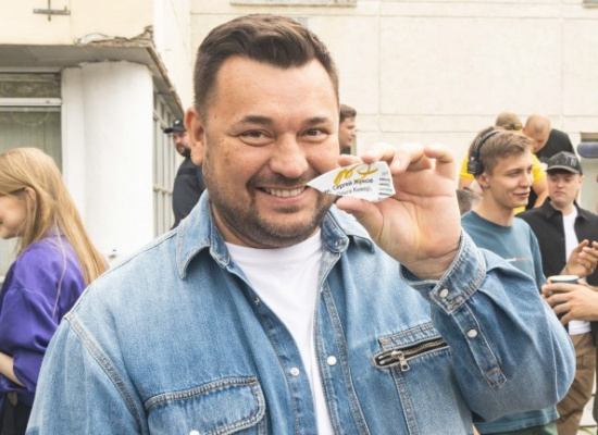 Сергей Жуков объявил о съемках второго сезона сериала «Камера Мотор» про начало девяностых смотреть крупнее Сергей Жуков объявил о съемках второго сезона сериала «Камера Мотор» про начало девяностых